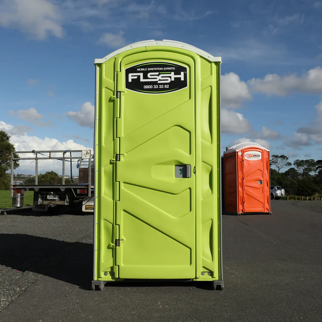 Hi-Viz Flushing Toilet, photo 2
